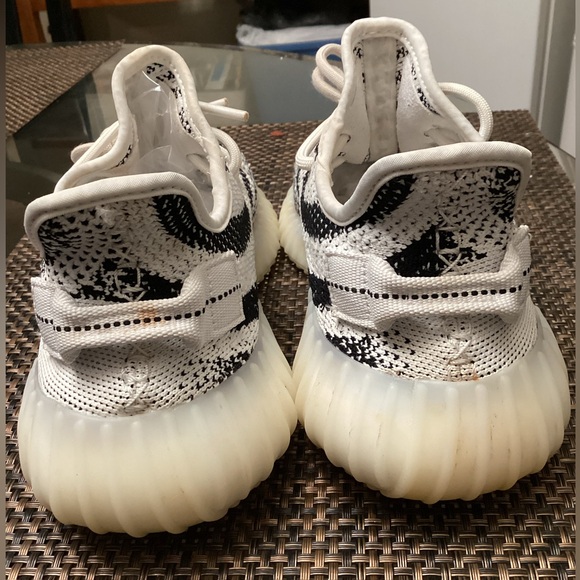 Authenticity Guaranteed Yeezy 350 v2 Zebra - Picture 5 of 6
